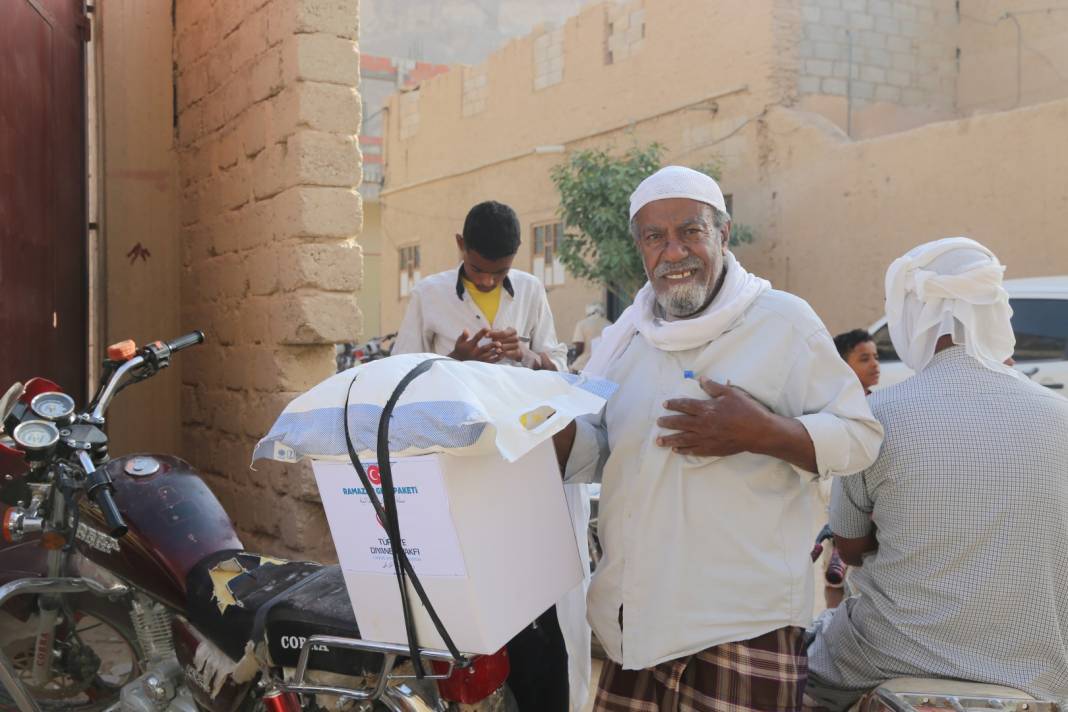 TDV Yemen'de 17 bin ihtiyaç sahibine iftarlık dağıtacak 4